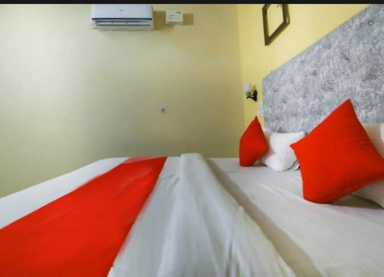 Oyo Green Villa Meerut Bagian luar foto